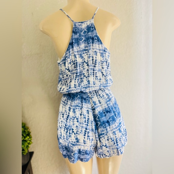 ONE ❤️ CLOTHING Short Romper, Blue & White Size XS LIKE NEW - Picture 3 of 16